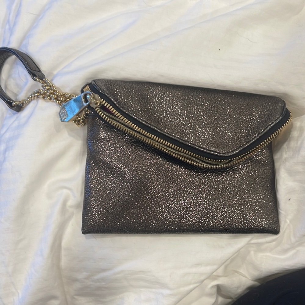 Henri bendel wristlet- like new